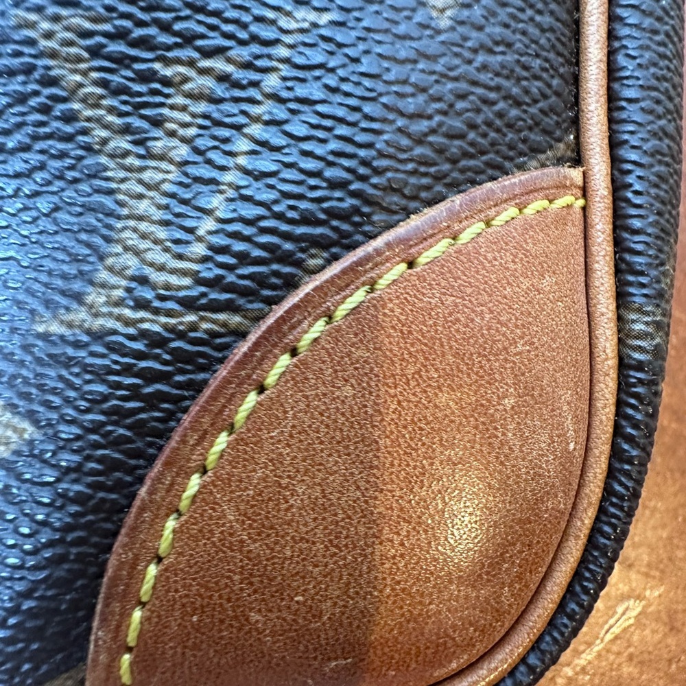 Auth Louis Vuitton Monogram
Canvas Danube M45266 Shoulder
Bag - Picture 7 of 16